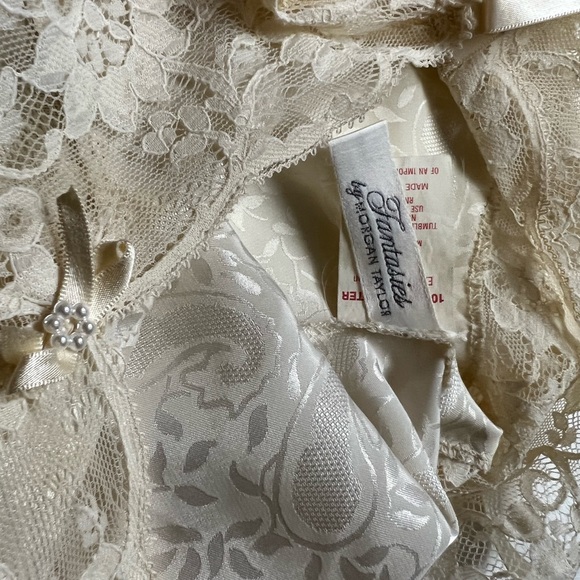Fantasies by Morgan Taylor ivory slip size XS - Picture 4 of 5